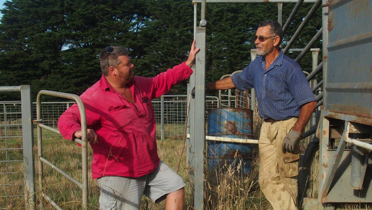 Producer feedback: Simpson local Paul Warden, who carts cattle for Greenham, talks with Cooriemungle dairy farmer Rudi Notter. 