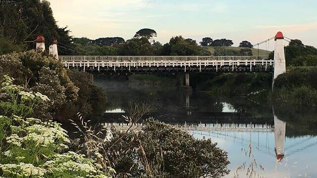 PHOTO OF THE DAY: @reenswhite "Morning walks with this view #wollastonbridge #warrnambool #destination3280 #nofilter #lovewhereyoulive."