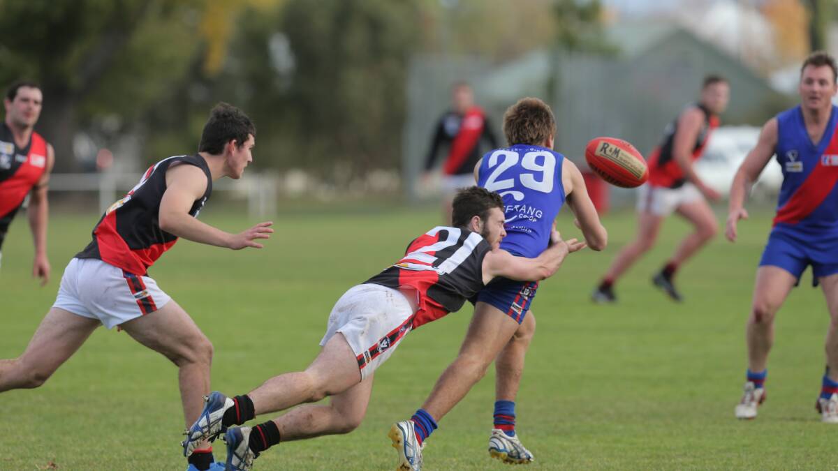 Can the Bombers shake the Bloods finals hopes? | HFNL video