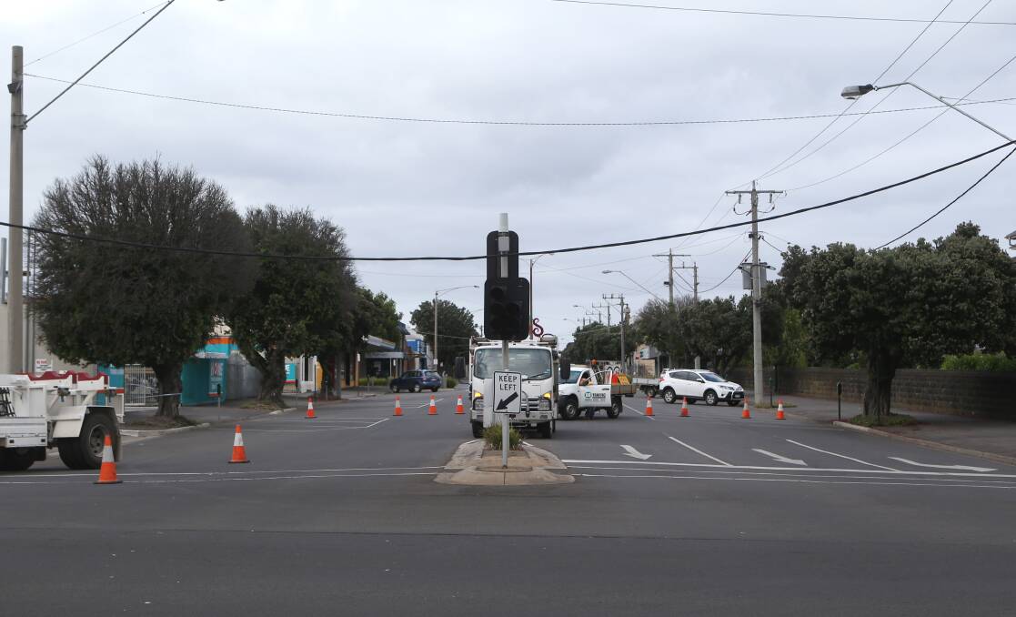 Confusion:Traffic lights at the intersection of Kepler Street and Raglan Parade proved troublesome for drivers when they were introduced.