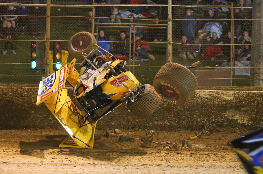 SPECTACULAR: Dennis Jones lost a tyre in the A-Main on Sunday night which forced him to pull in with nine laps to run. 