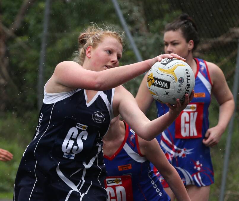 CRUCIAL CAT: Allansford goal shooter Stephanie Jamieson is crucial to its Warrnambool and District league A grade finals tilt. Picture: Damian White