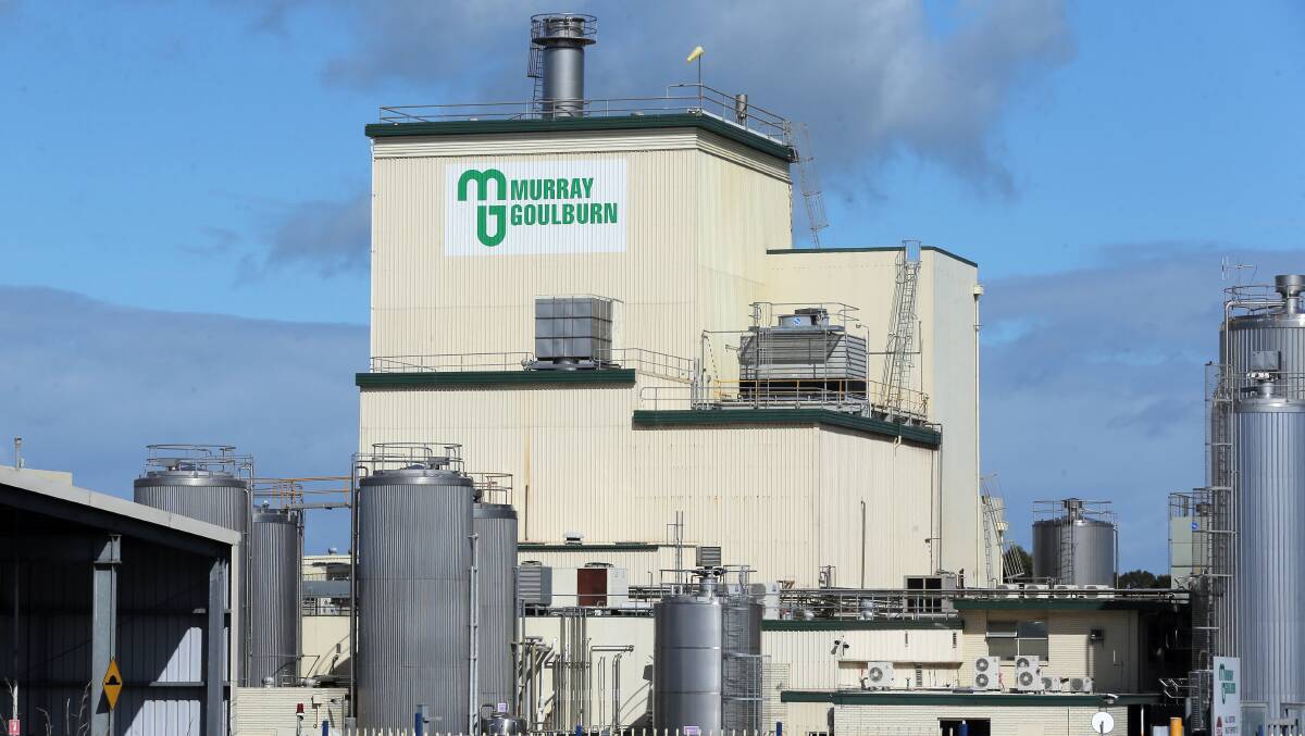 South-west Murray Goulburn suppliers are waiting for more detail on a bid by Fonterra before making a decision.  