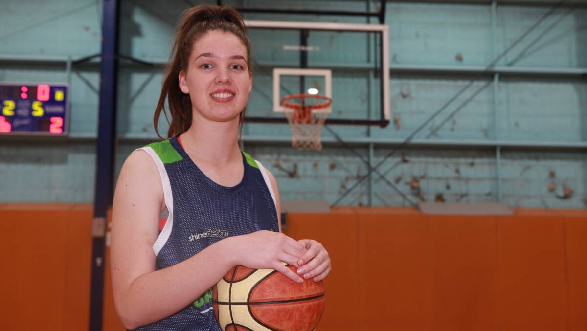 SPLASHING IN: Talented Hamilton basketballer Abbey Sutherland will make her debut for the undefeated Warrnambool Mermaids this Saturday night. Picture: Susie Giese