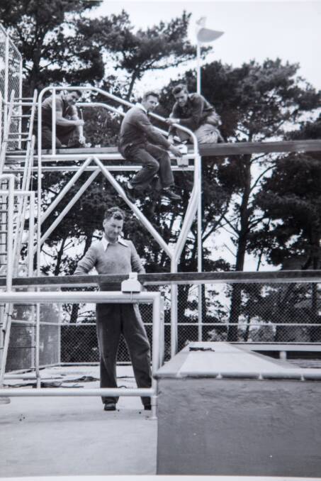  Dirk Pronk (middle) and other FJ workers building the diving board at the Warrnambool swimming pool.