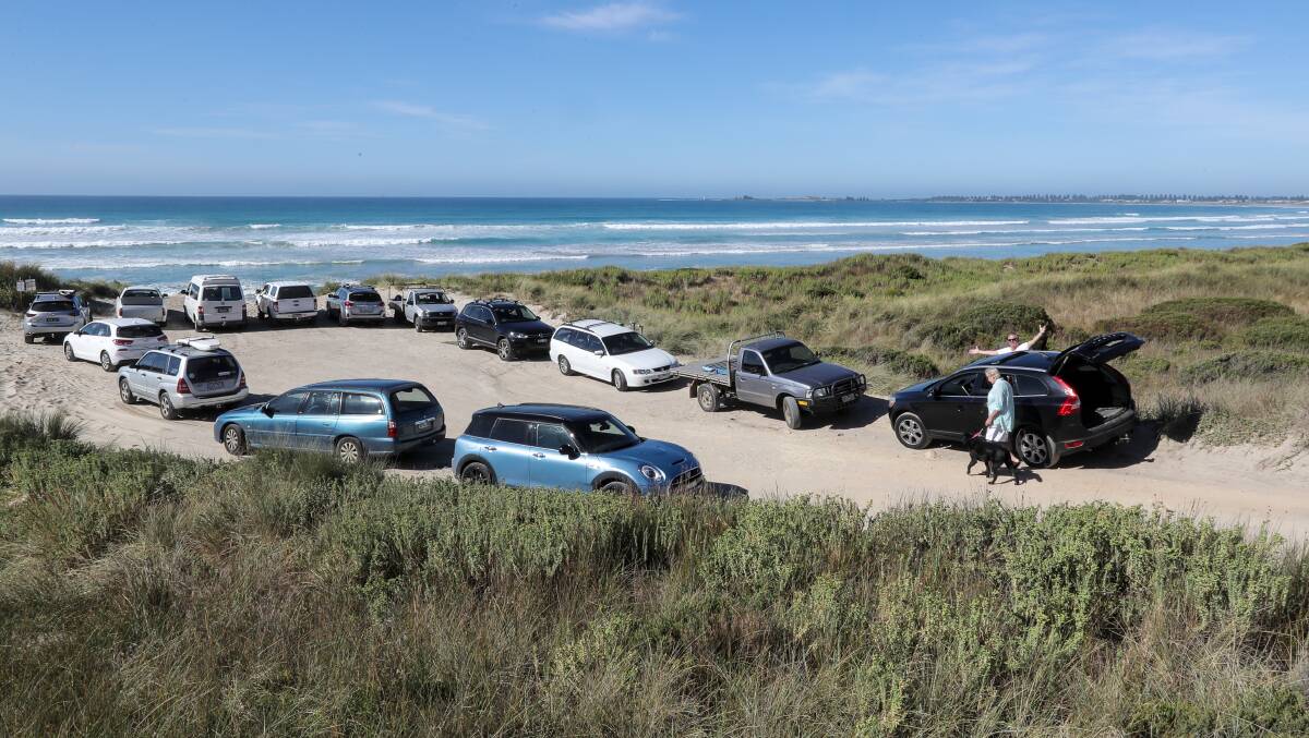 Full car park at Golfies in Port Fairy, without any horse transport vehicles. Picture: Rob Gunstone