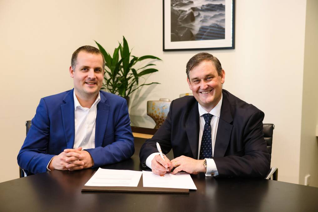 JERA Nex's Mathias Van Steenwinkel and Alinta Energy chief executive officer Jeff Dimery are joining forces to deliver the offshore windfarm near Port Fairy. Picture supplied