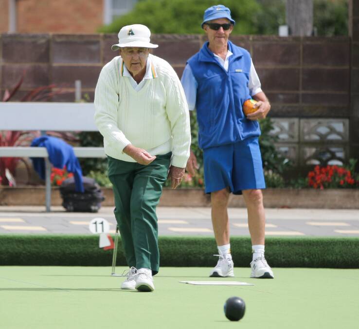 KEEN EYE: Swan Hill's Lindsay Ryan bowls towards the jack. He has been playing in the Des Notley tournament since 1988. Pictures: Morgan Hancock