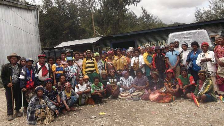 A group photo of Porgera community women and men who say they were raped or 
violently abused at the gold mine owned by Barrick Gold Corporation.  Photo: Supplied