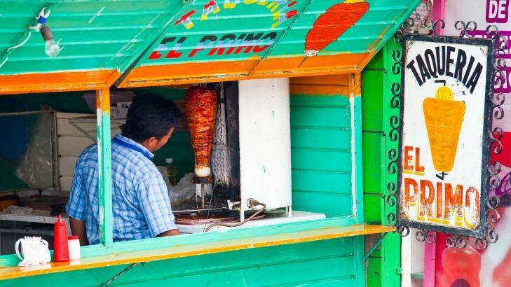Taco stand, San Cristobal de las Casas, Chiapas, Mexico. Photo: dbimages / Alamy 