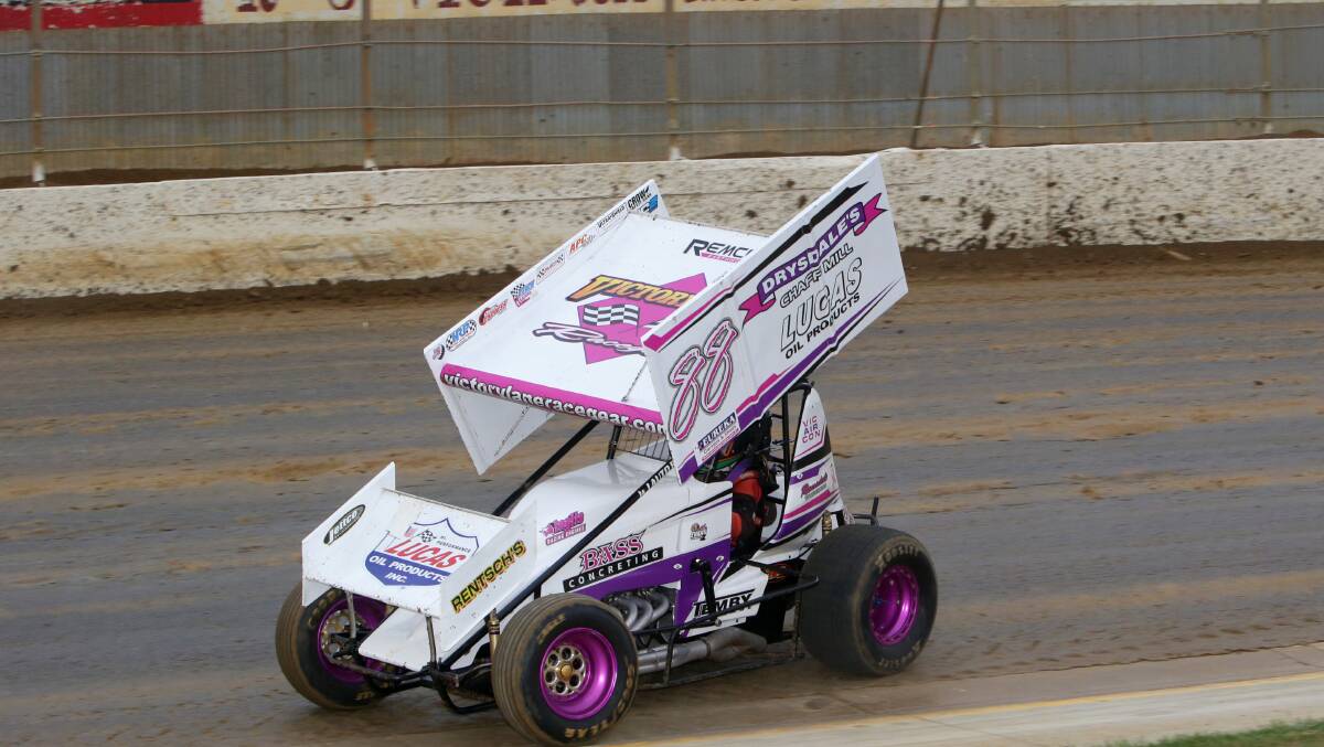 South Australian Daniel Pestka has landed the first strike in the race for Easter Sprintcar Trail glory.