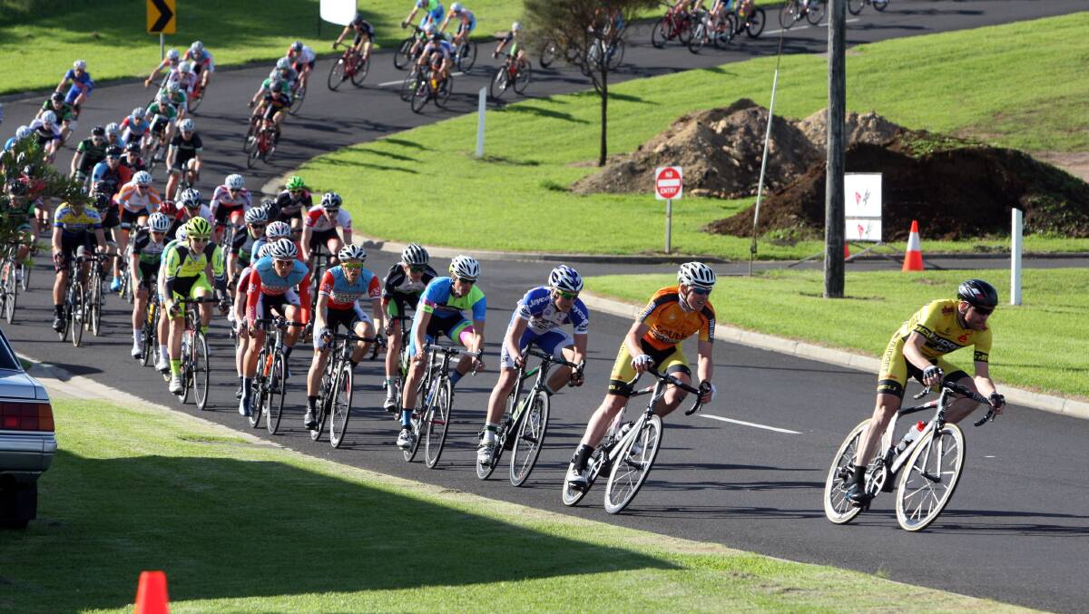 Tour of the South West Criterium around the Warrnambool cemetery. Pictures: LEANNE PICKETT 