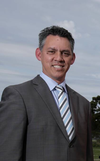 Warrnambool mayor Michael Neoh has brokered a meeting between opposing business groups over the controversial levy proposal.