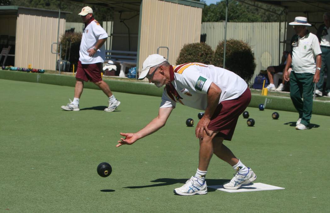 Arthur Finch in outdoor pennant bowls action for Timboon.    130302AS53