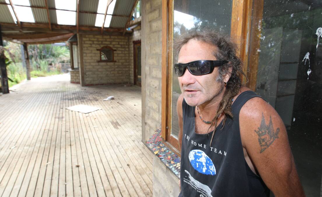 Nirranda resident Robbie Moloney emptied his house in preparation for his expected eviction on Monday that never happened. He wants the ANZ to put the mud-brick property up for auction to clearing his mounting loans.