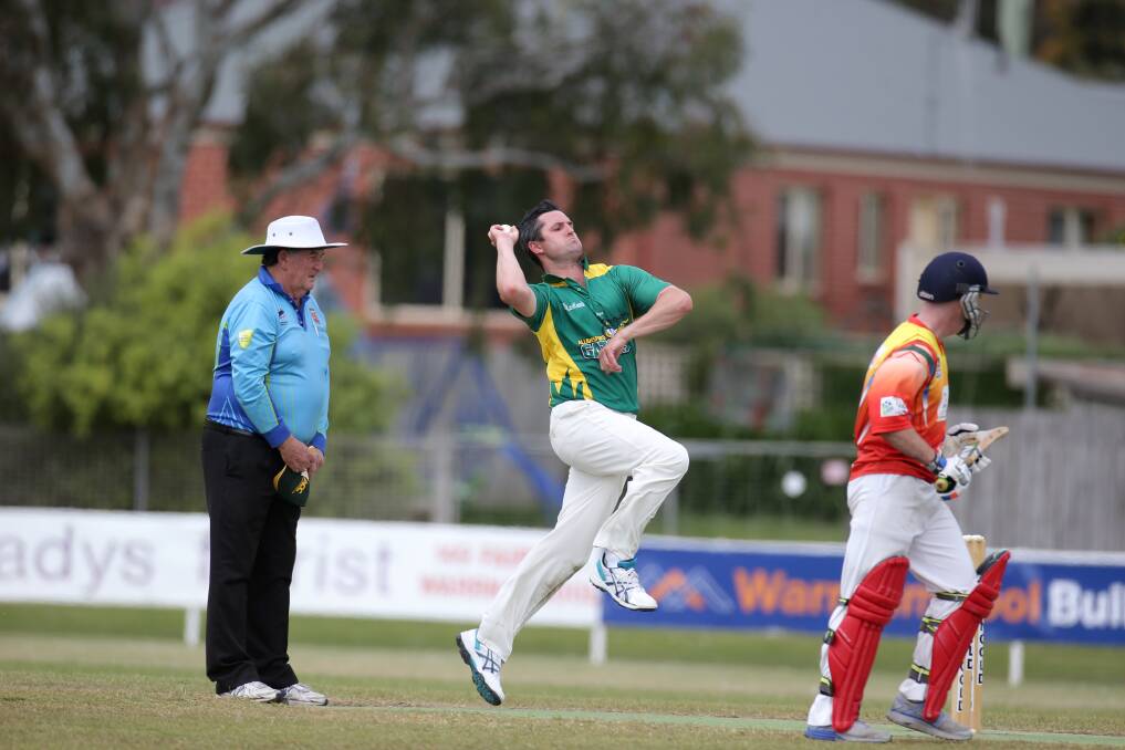 Allansford paceman Ben Boyd loads up a missile in Twenty20 competition against Dennington. 141025DW76 Picture: DAMIAN WHITE