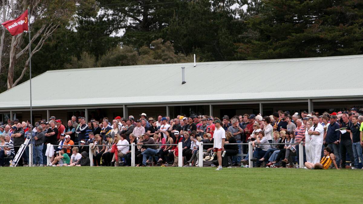 The 2011 MDFL grand final crowd at Mininera Oval, where a man was hurt in a brawl and is now suing the league. 