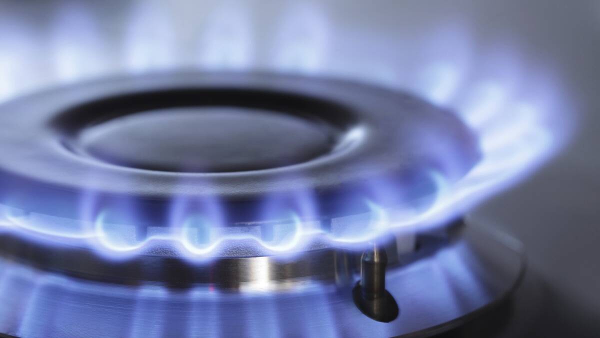 A Grattan Institute report says changes in the gas market will push up prices by more than $300 a year to the average household gas bill in Melbourne.