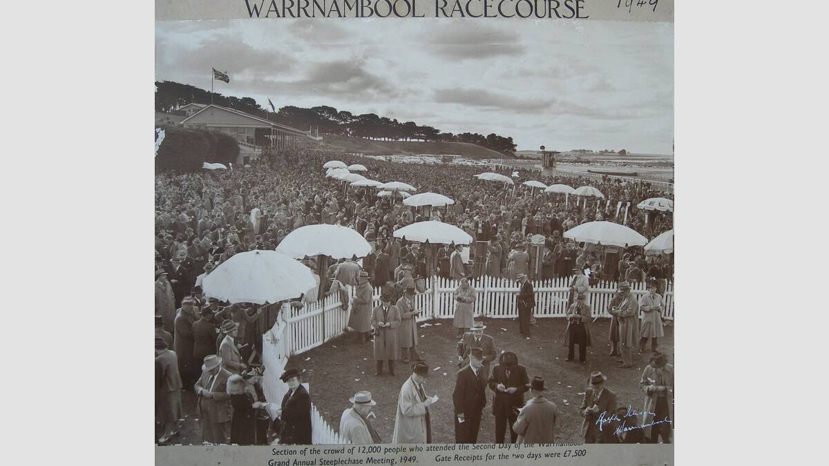 A large crowd gathers on May 1949 at the Warrnambool Racecourse for the second day of the May Racing Carnival. SOURCE: Warrnambool & District Historical Society.