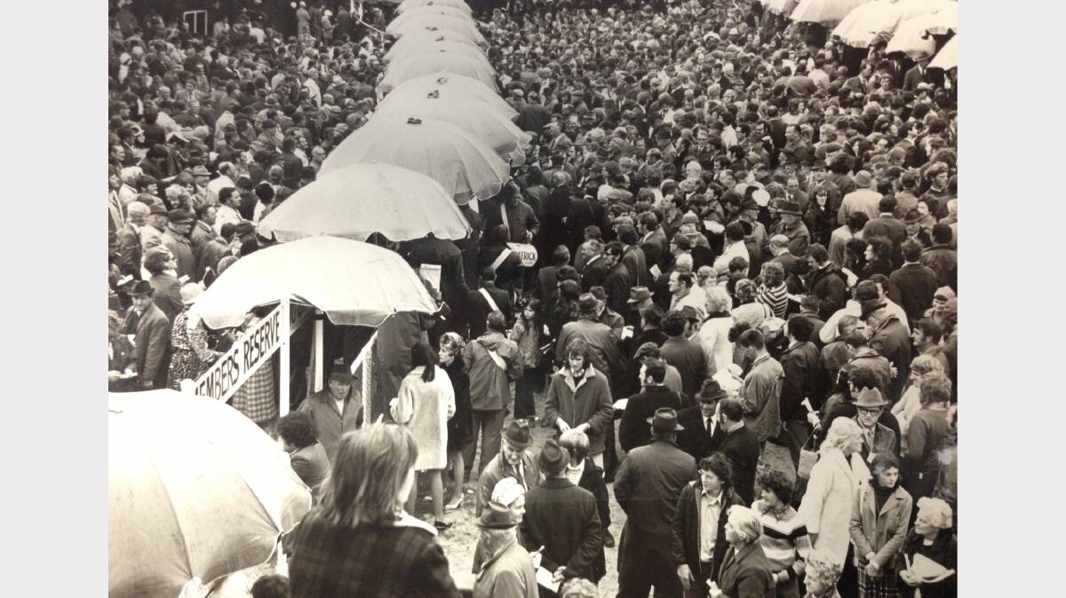 May Racing Carnival crowd on May 5, 1972 at the Warrnambool Racecourse.
