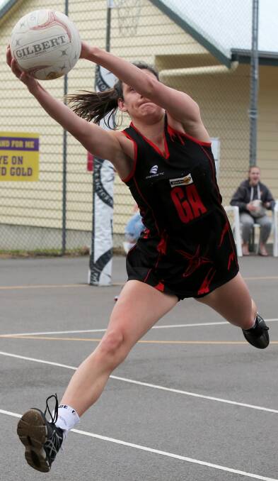 TAKING STRIDES: Versatile Bomber Jessica Wheadon impressed on Saturday, playing three quarters at goal keeper and one in goal shooter.