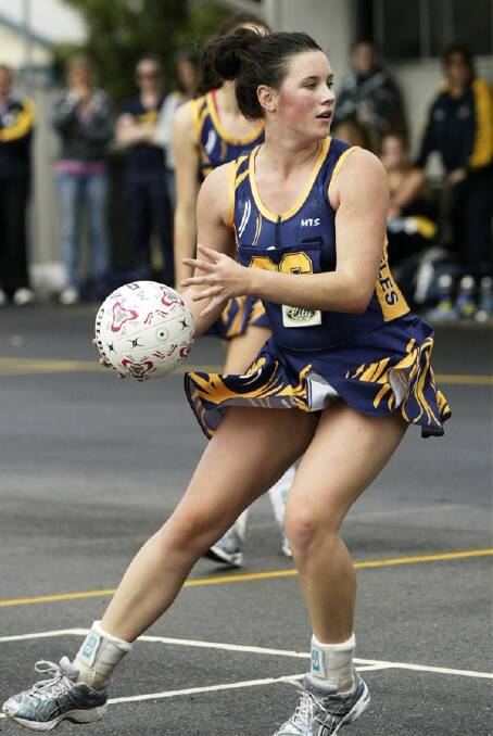 Former Eagles netballer Sophie Barr will represent Victoria in April.