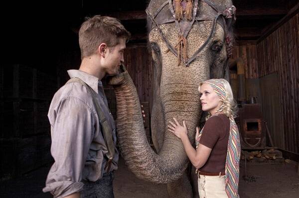 Robert Pattinson and Reese Witherspoon get to know Rosie in  Water For Elephants .