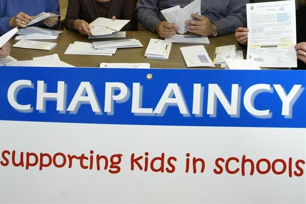 Warrnambool schools likely to defy anti-chaplaincy push