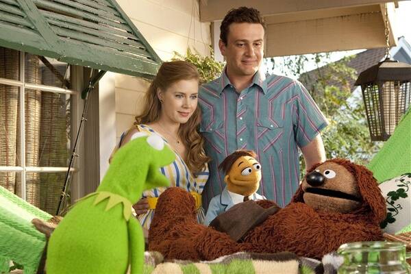 Kermit, Mary (Amy Adams), Gary (Jason Segel), Walter and Rowlf The Dog in  The Muppets .