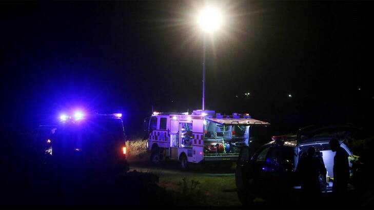 Police at the scene of the drowning last night. Photo: The Warrnambool Standard