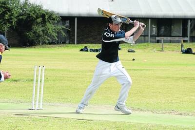 Australian blind cricket squad member Lindsay Heaven in action. He will visit Warrnambool today for an exhibition match at Davidson Oval.
