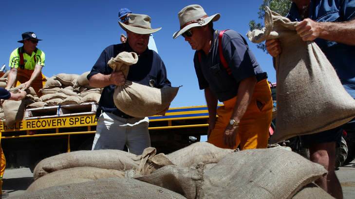 Supportive: The community worked together when floods hit the Murrabit district in 2011. Photo: Angela Wylie