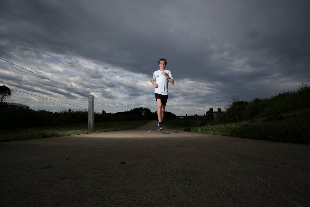 Warrnambool long-distance runner Tom Hynes, 16, is preparing for a busy 2014.