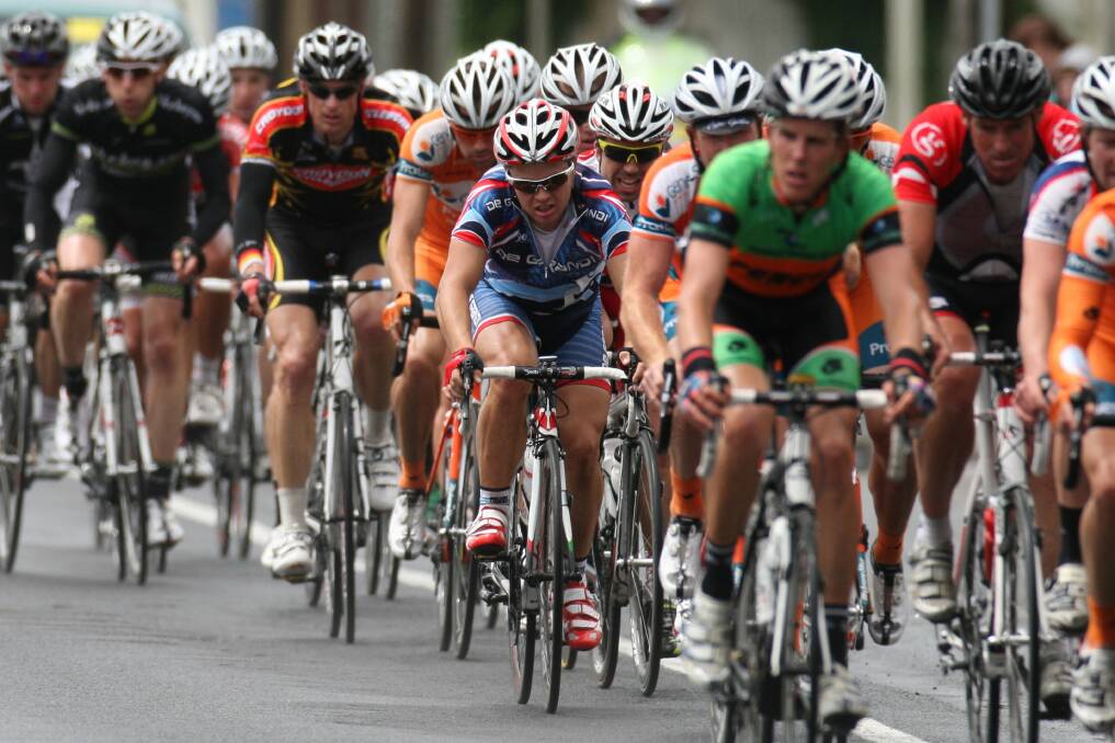 Camperdown cyclist Dylan Hately (centre) will contest the Jayco Herald Sun Tour.