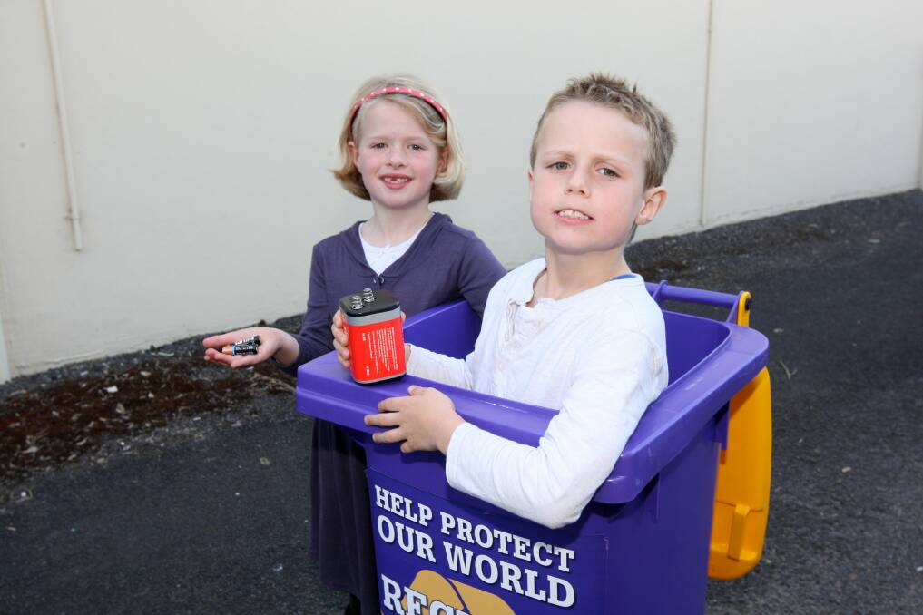 Phoebe 6, and Oscar, 8, Reaburn know what to do with their old batteries.
