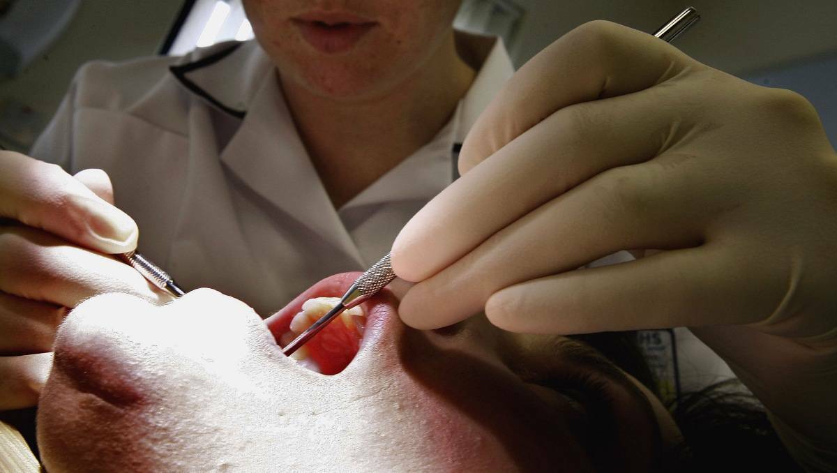 Associate professor calls for greater sensitivity towards Aboriginal women in dental clinics and improved accessibility to dental care. 