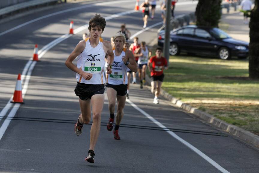 6km run winner Jack Davies, 17 of Ballarat, makes his way up Lake Pertobe hill. 