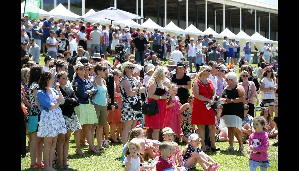 The large crowd at the Woodford Cup. 131229DW49 Picture: DAMIAN WHITE
