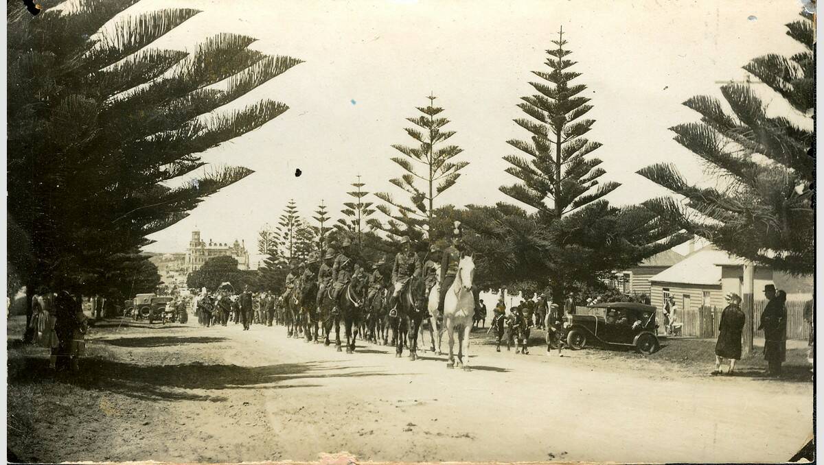 This 1928 procession on Koroit Street (near Ryot Street) was to celebrate Warrnambool’s (population 7000) win in Victoria’s first Ideal Town competition.  The competition was sponsored by the Sun News Pictorial and Warrnambool won the Large Town category. The win was used widely as a tourism promotion vehicle. SOURCE: Warrnambool & District Historical Society.
