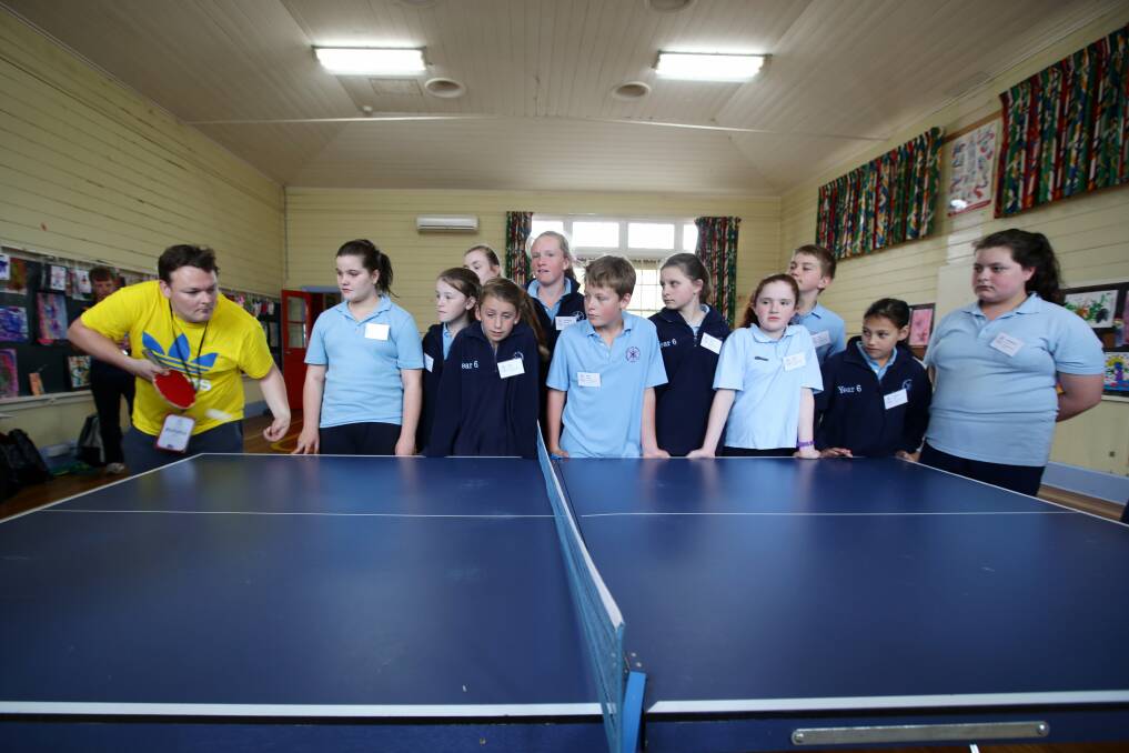 Olympian Russell Lavale talks to Warrnambool East Primary students.