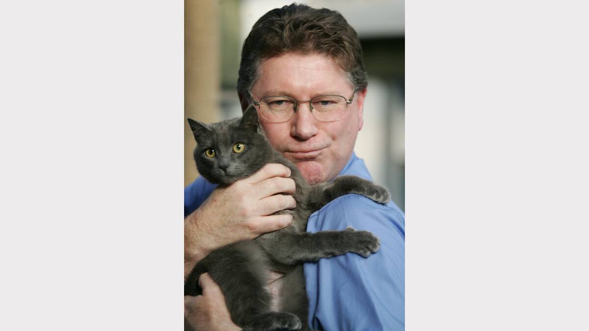 Dr Denis Napthine used his veterinary science training to help an injured horse.