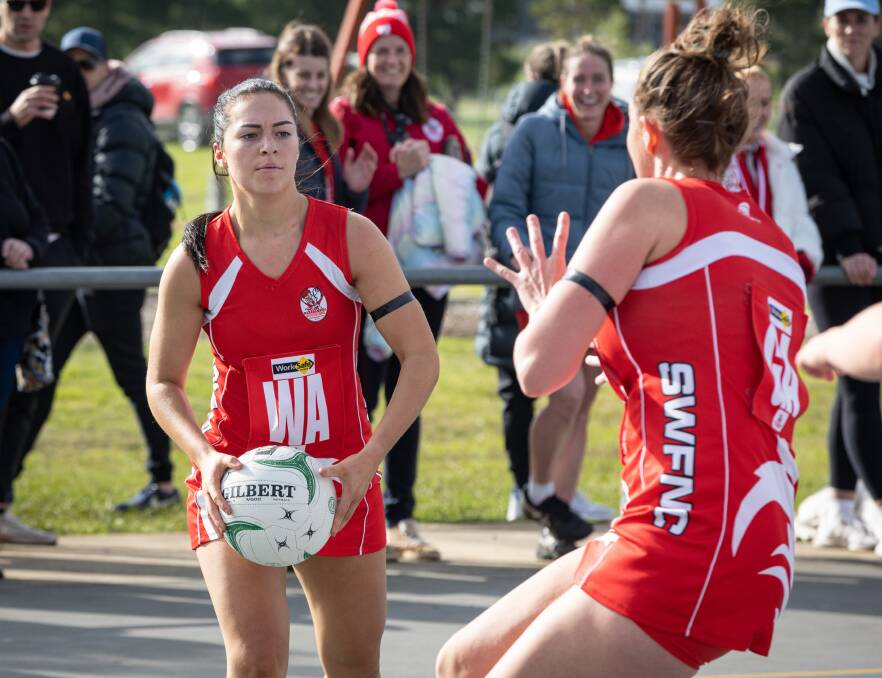 South Warrnambool's Isabella Rea looks to pass to a teammate. Picture by Sean McKenna