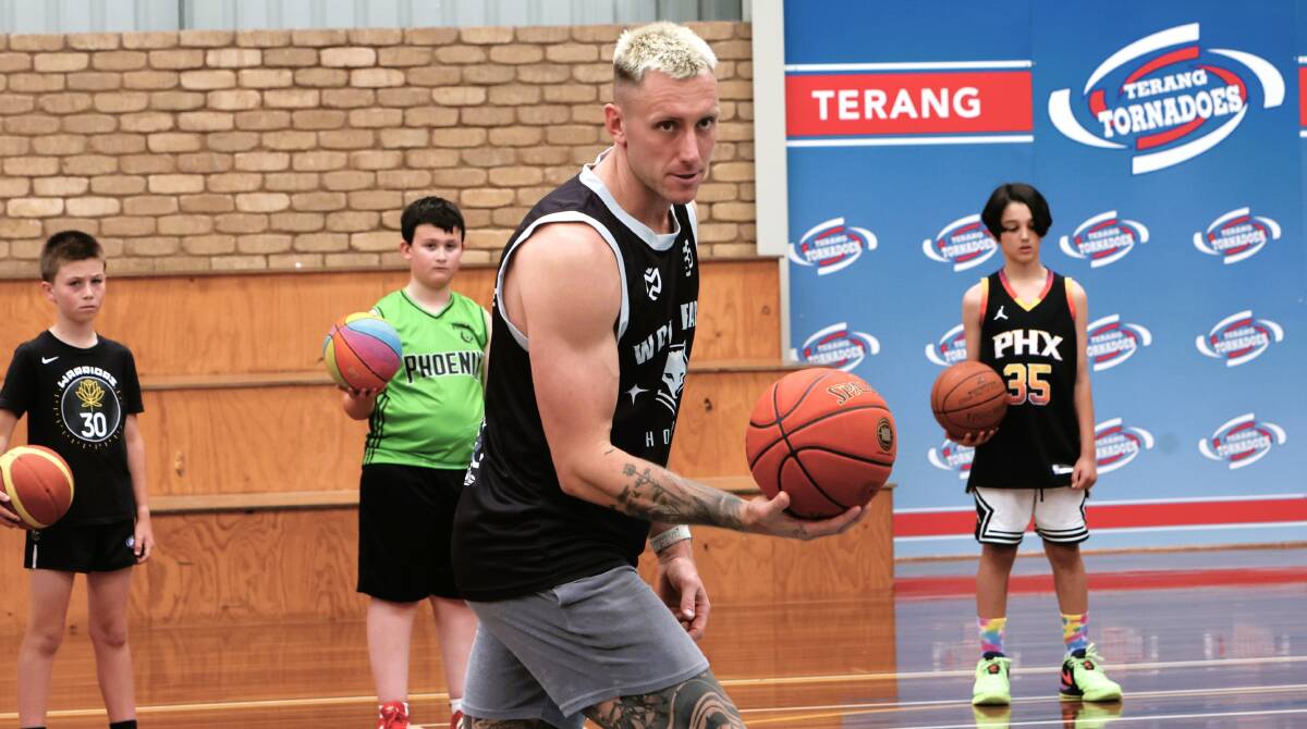 Mitch Creek instructing the next generation of Terang basketball talent. Picture by Anthony Brady