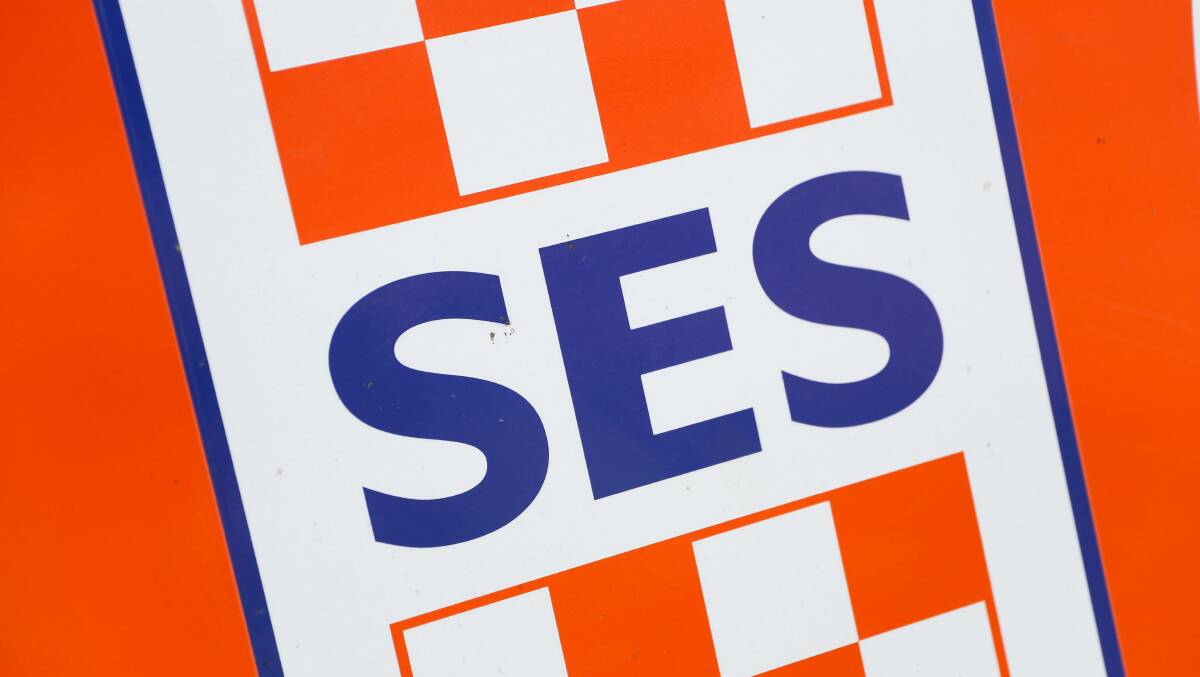 Victoria's 150 volunteer State Emergency Service units have received their annual subsidy after four months without funding.