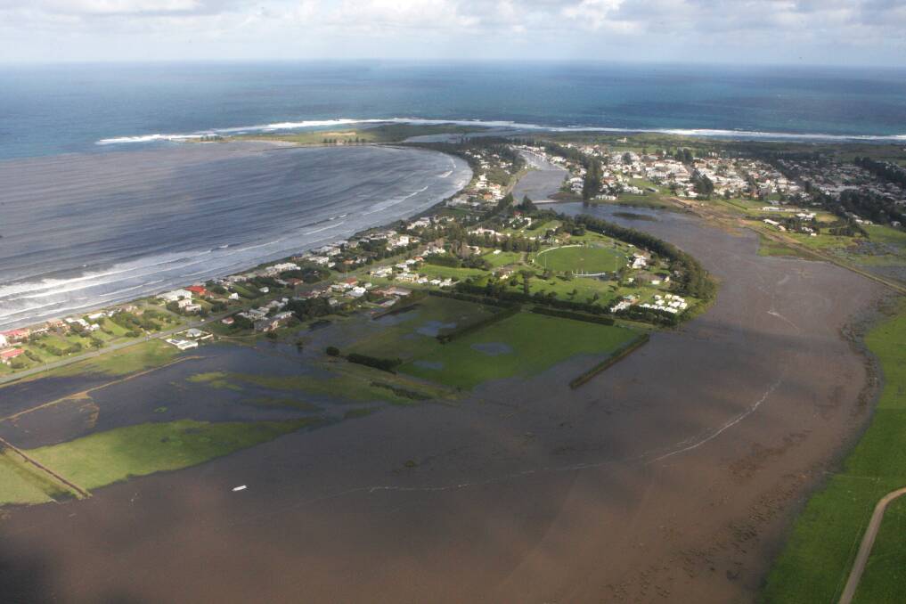 Port Fairy faces 'very substantial' economic damages due to sea level rise and storm surges in the coming decades, according to a soon-to-be-released government report.