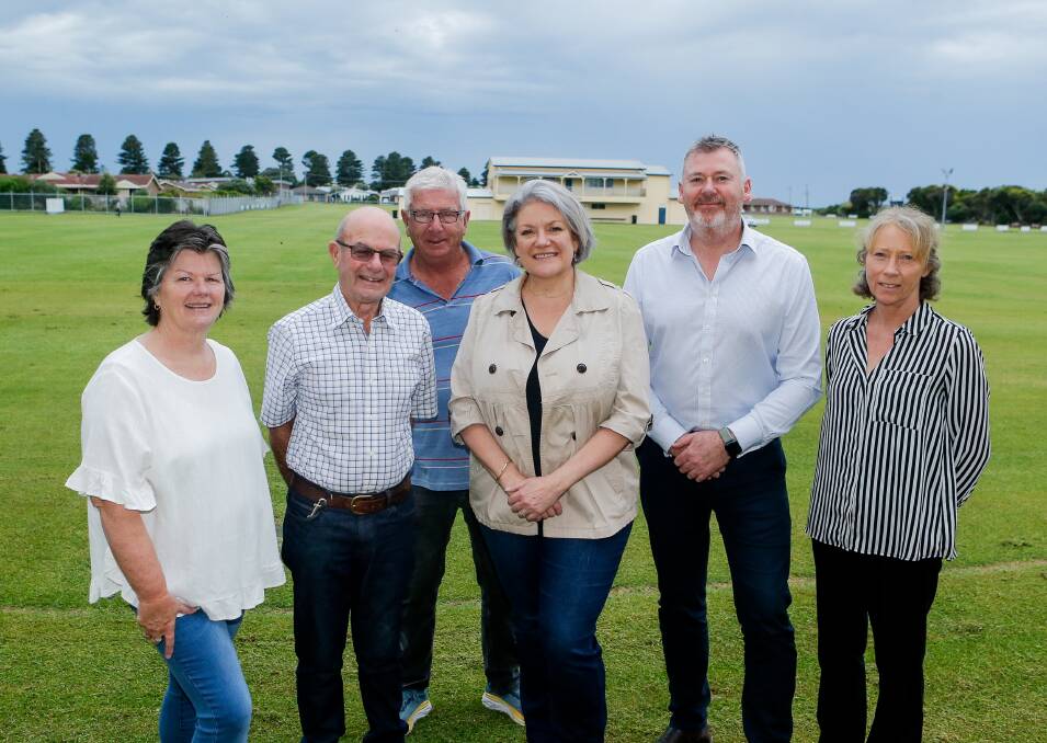 Moyne Shire mayor Karen Foster (centre), with Port Fairy Folk Festival Committee members Robyn Stewart, John Young, Jack Smits, Shane Lenehan and Suellen Sproles. Picture by Anthony Brady
