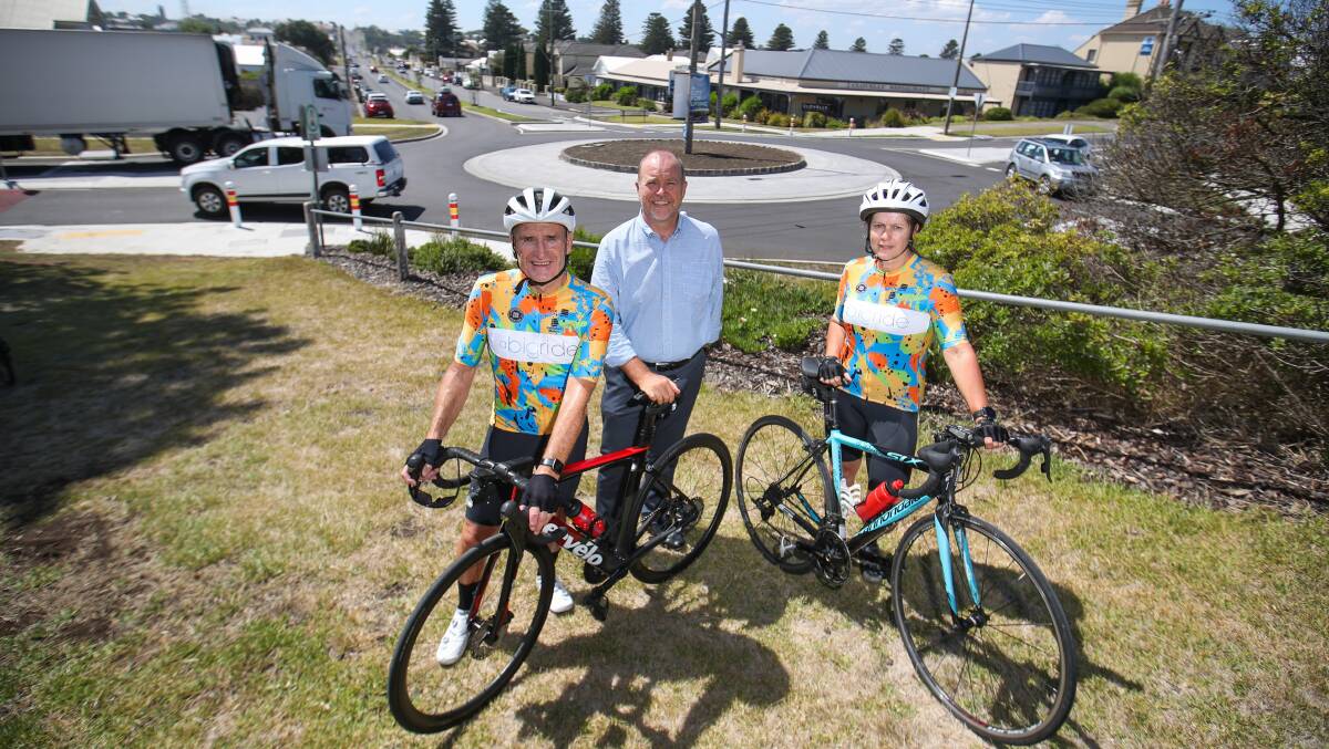 SAFETY: Cyclists Kevin Rhodes (left) and Leesa Russell (right) with Warrnambool Cycling Reference Group secretary Richard Adams. Picture: Morgan Hancock