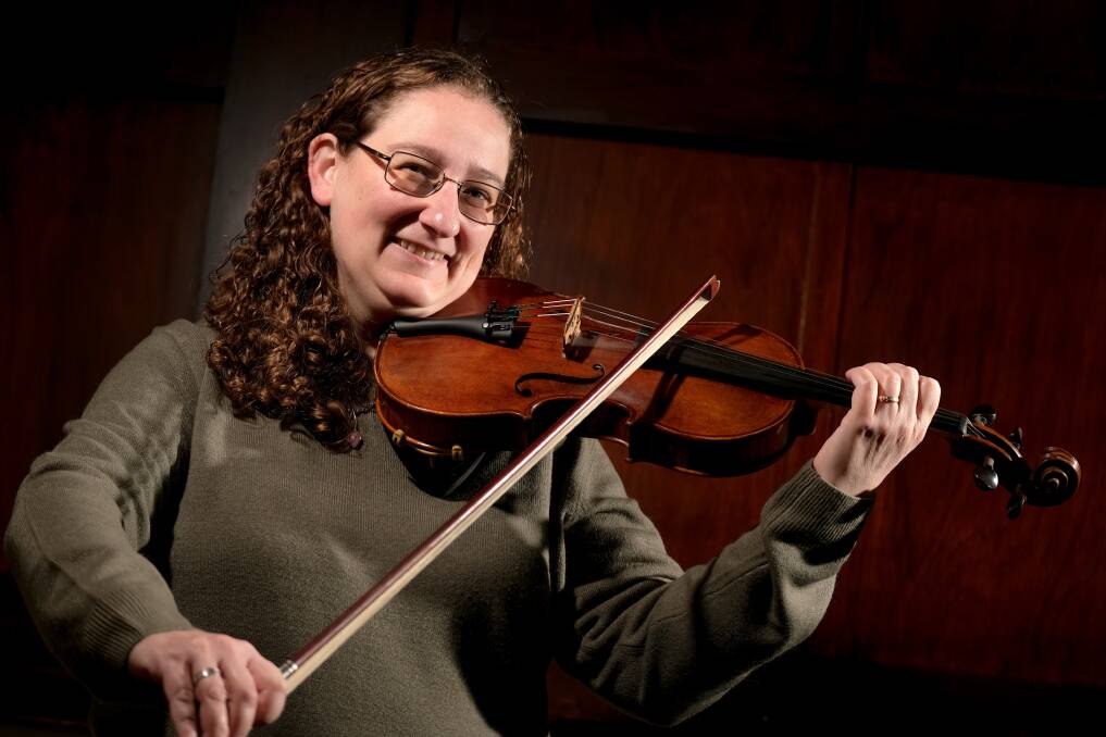 FIDDLE: Laura Flanagan, from Texas in the US, has been playing the fiddle for more than 20 years. Picture: Chris Doheny