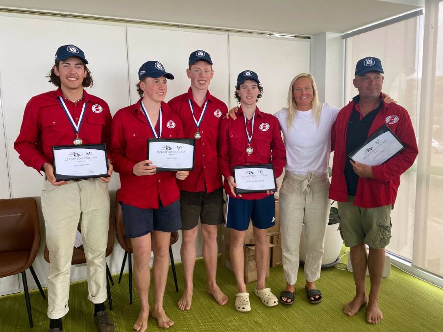 Port Campbell's under 19 Subsonic crew receieve certificates recognisihg their Vicotiran selection.