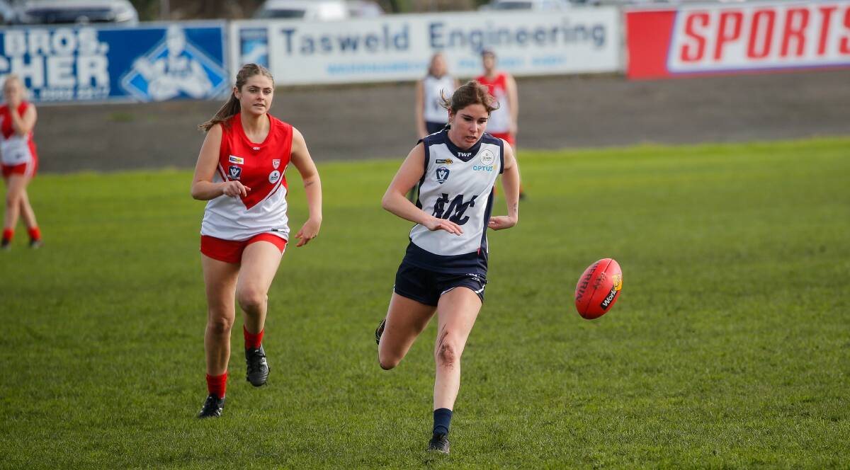 HEAD ON: Isobel Upfal in action for Warrnambool during the 2021 season. Picture: Anthony Brady